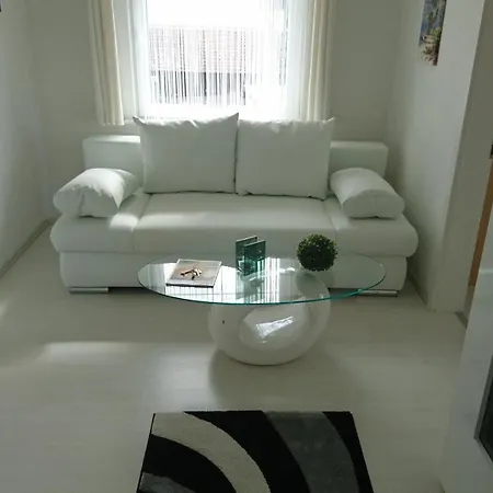 Stadtwohnung * רדולפצל אם בודנזי